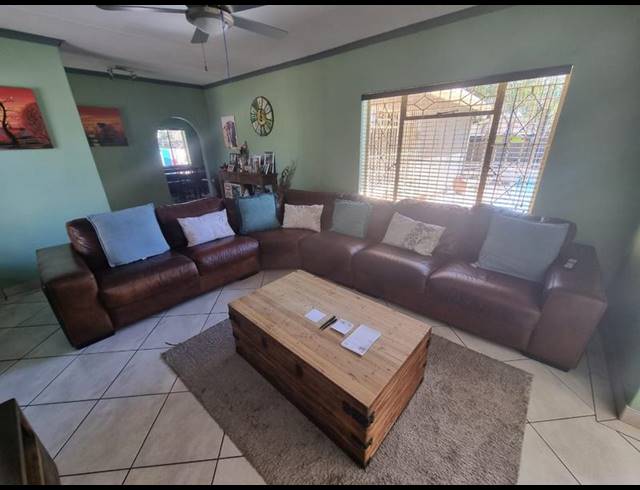 4 BEDROOM HOUSE FOR SALE IN VERWOERDPARK